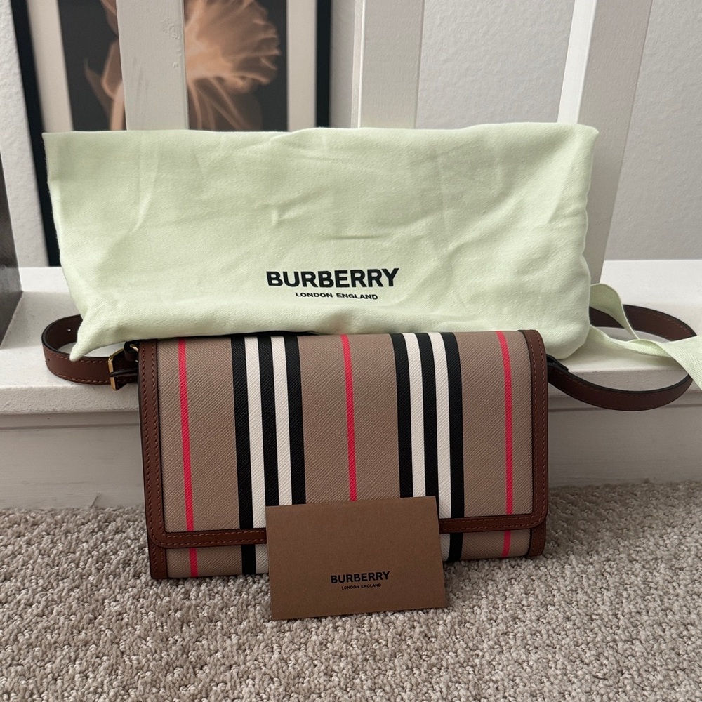 Burberry Hannah Icon Stripe Archive Tan E-Canvas Leather Wallet